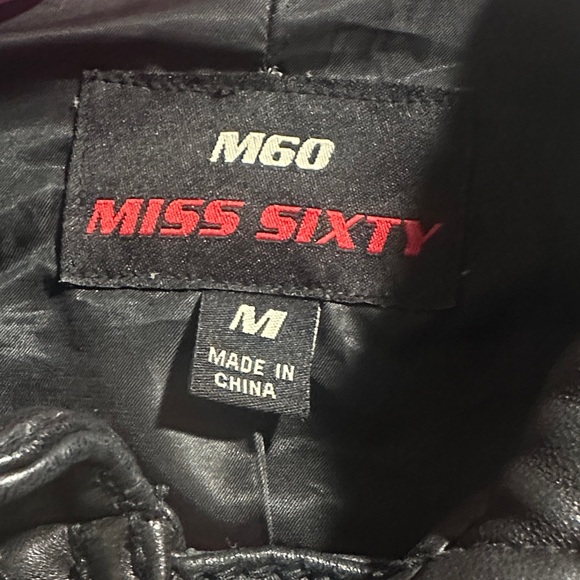 Beautiful soft Black Leather Jacket - Picture 2 of 5